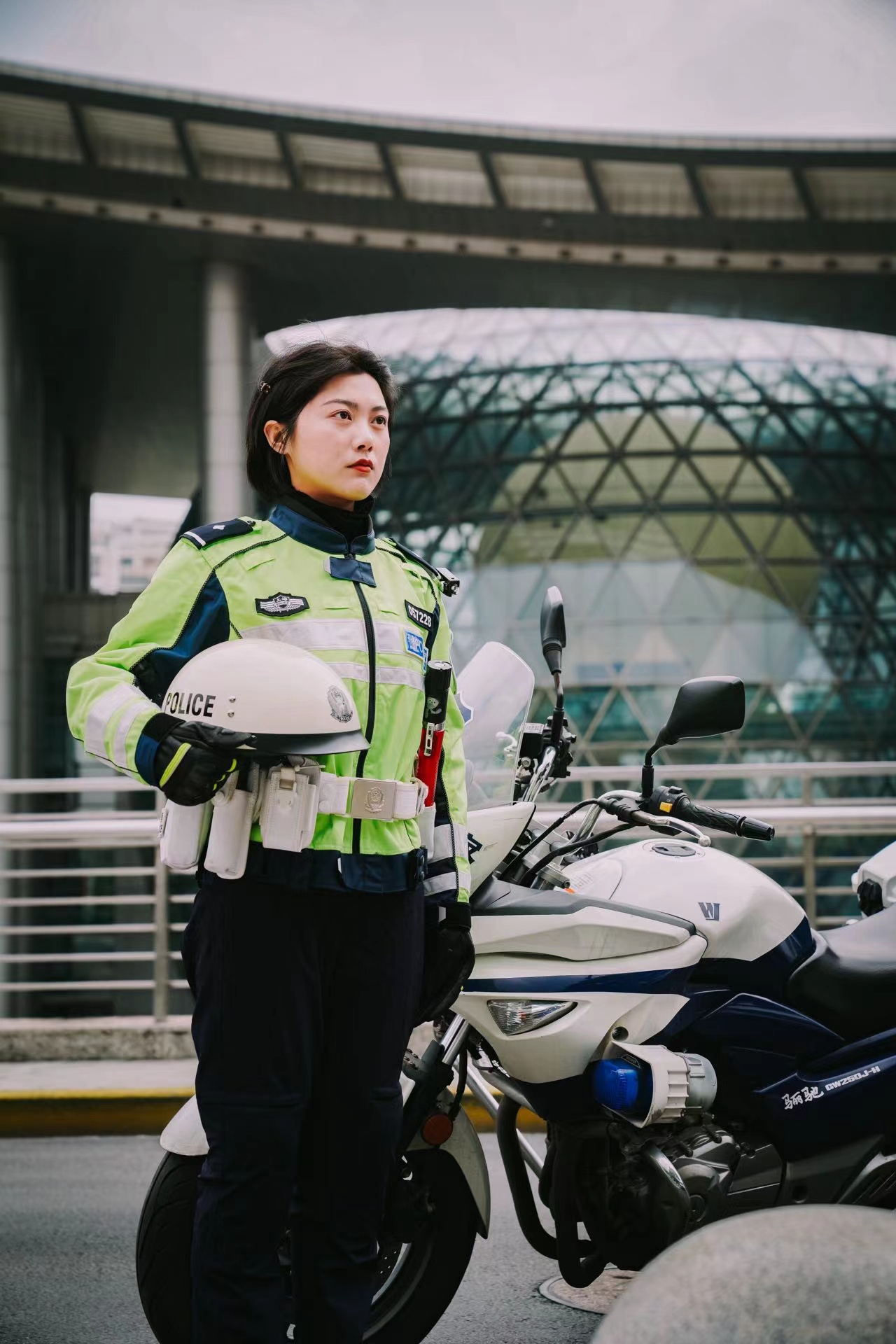 在罪案一线摸爬滚打在世纪大道守护平安她们是上海女警