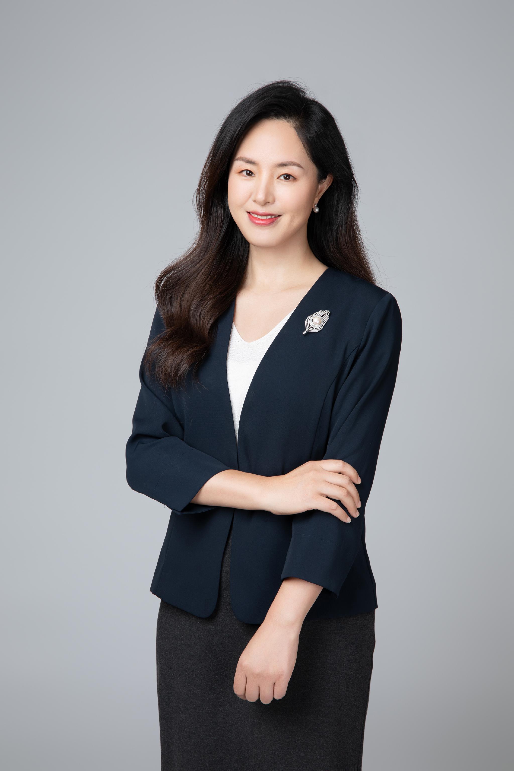 基金她力量看看她们一路走来的玫瑰与荆棘