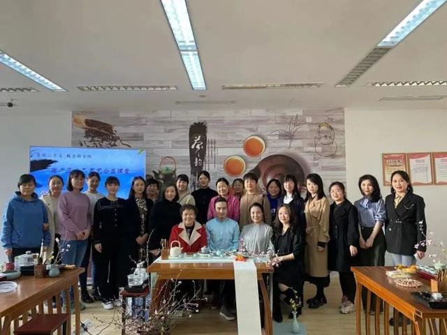 他们是谁？在市民文化中心学到了啥？一起来看！休闲区蓝鸢梦想 - Www.slyday.coM