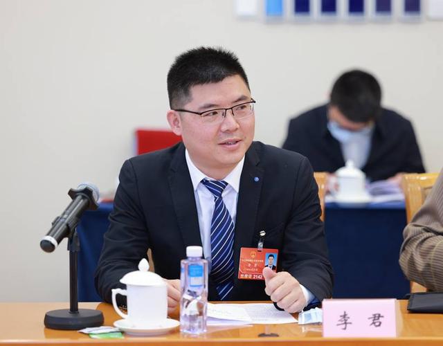 李君代表尽快推进游戏分级制度让未成年人远离网络游戏