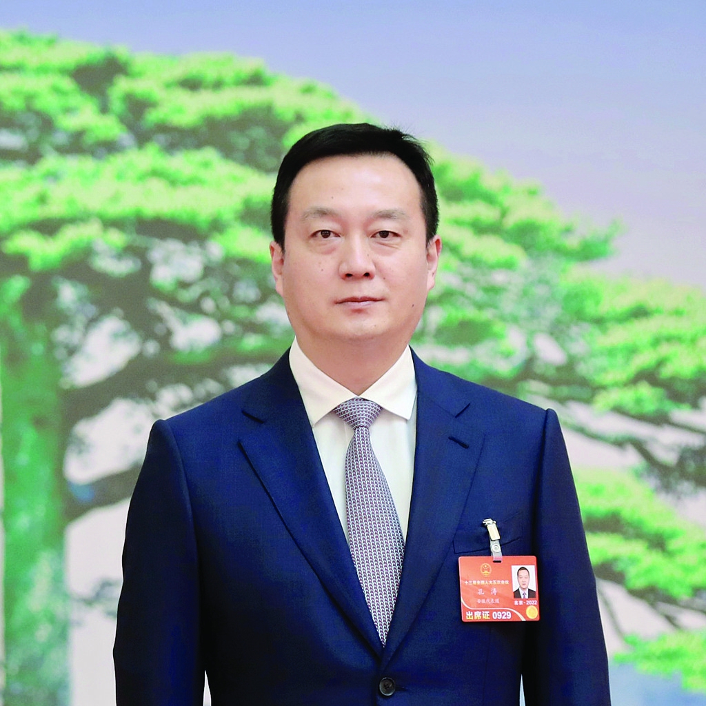 打造循环经济发展标杆访全国人大代表安徽省铜陵市市长孔涛