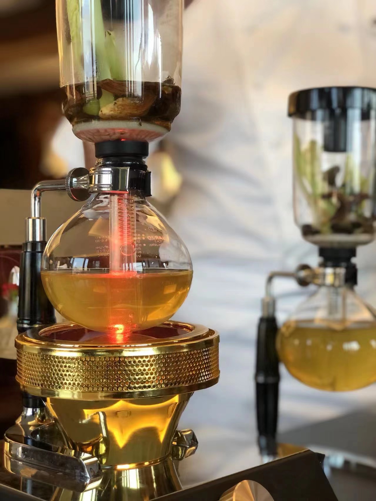 虹吸咖啡机里的鸡汤,解锁创意美食新吃法