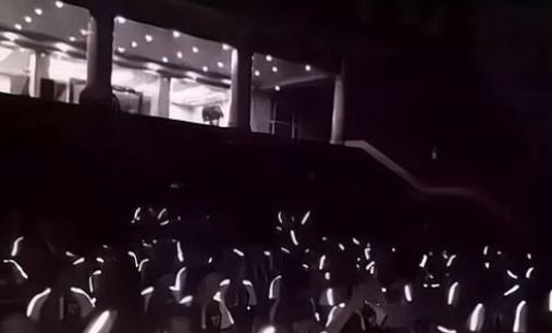 为防止学生早恋,校长“煞费苦心”设计校服,网友却说治标不治本休闲区蓝鸢梦想 - Www.slyday.coM