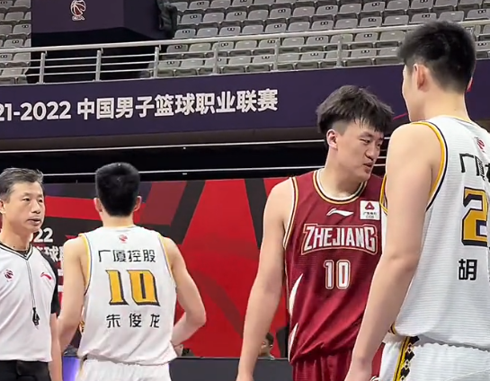 浙江德比原声！赵岩昊遭脏动作，双方球员卑微发声，裁判暖心劝架休闲区蓝鸢梦想 - Www.slyday.coM