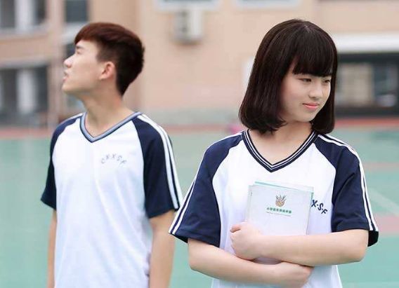 为防止学生早恋,校长“煞费苦心”设计校服,网友却说治标不治本休闲区蓝鸢梦想 - Www.slyday.coM