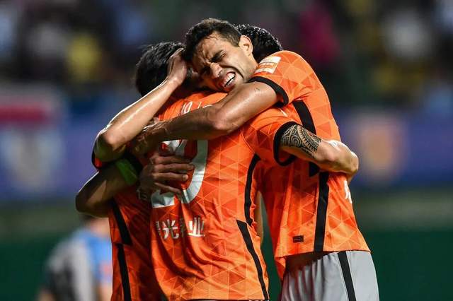 中超动态:深圳队球员超市开张,津门虎动作不断,3队仍未集结休闲区蓝鸢梦想 - Www.slyday.coM 中超动态:深圳队球员超市开张,津门虎动作不断,3队仍未集结休闲区蓝鸢梦想 - Www.slyday.coM