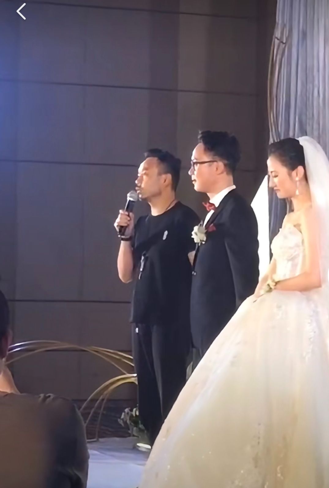 邓伦三当伴郎为兄弟撑场面汪涵破例为女同事证婚都很接地气