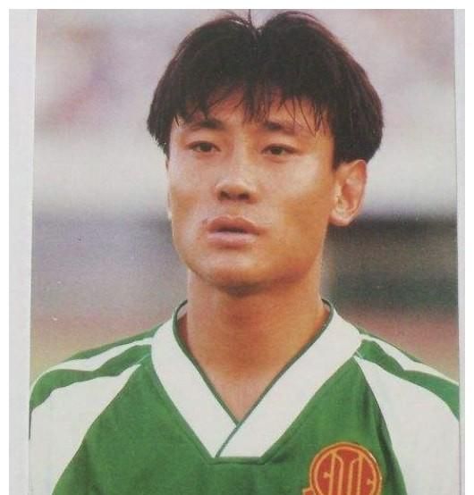 在足球上的天赋,加上放荡不羁的个性,注定了高峰高开低走的命运.