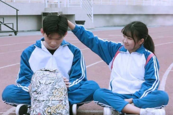 为防止学生早恋,校长“煞费苦心”设计校服,网友却说治标不治本休闲区蓝鸢梦想 - Www.slyday.coM