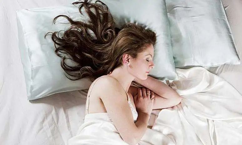 快停下这4大损伤头发的行为让你头发干得像稻草