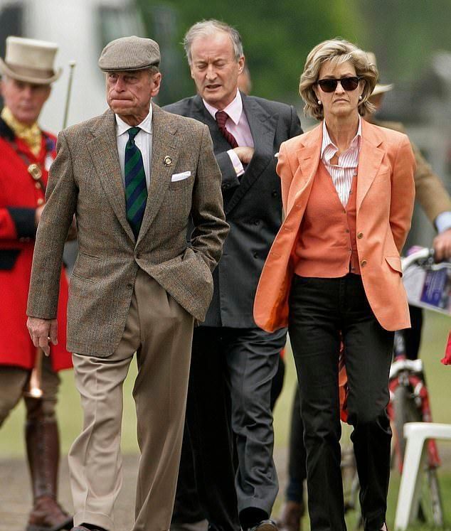 这次客人名单的最后一位是67岁的佩内洛普罗姆西,1994年菲利普亲王教