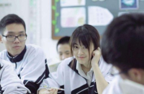 为防止学生早恋,校长“煞费苦心”设计校服,网友却说治标不治本休闲区蓝鸢梦想 - Www.slyday.coM