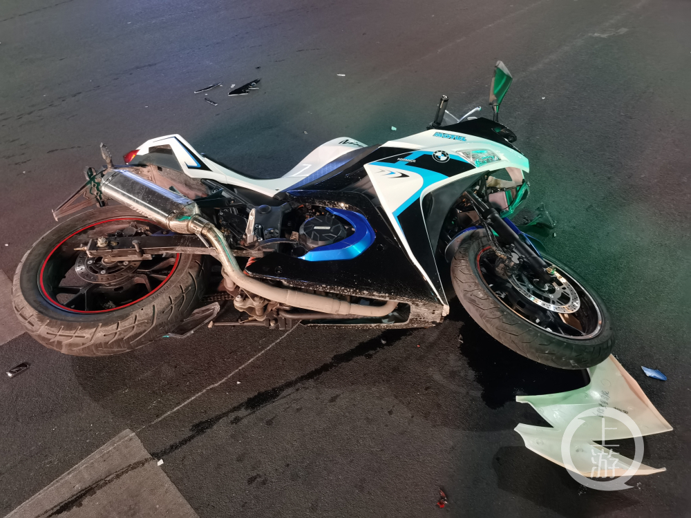 白天报名学驾照 当晚上路"自学"酿事故|南岸区|摩托车|驾照_新浪新闻