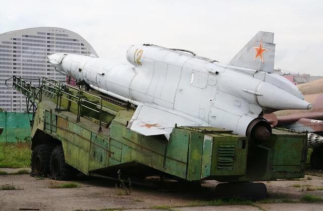 乌克兰击落俄军无人机，竟是老古董！酷似巡航导弹，还带胶卷相机休闲区蓝鸢梦想 - Www.slyday.coM