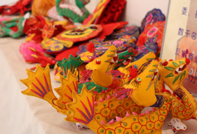 非遗传人核雕雪容融助力冬残奥会，陕西这些人的手里有点“功夫”休闲区蓝鸢梦想 - Www.slyday.coM