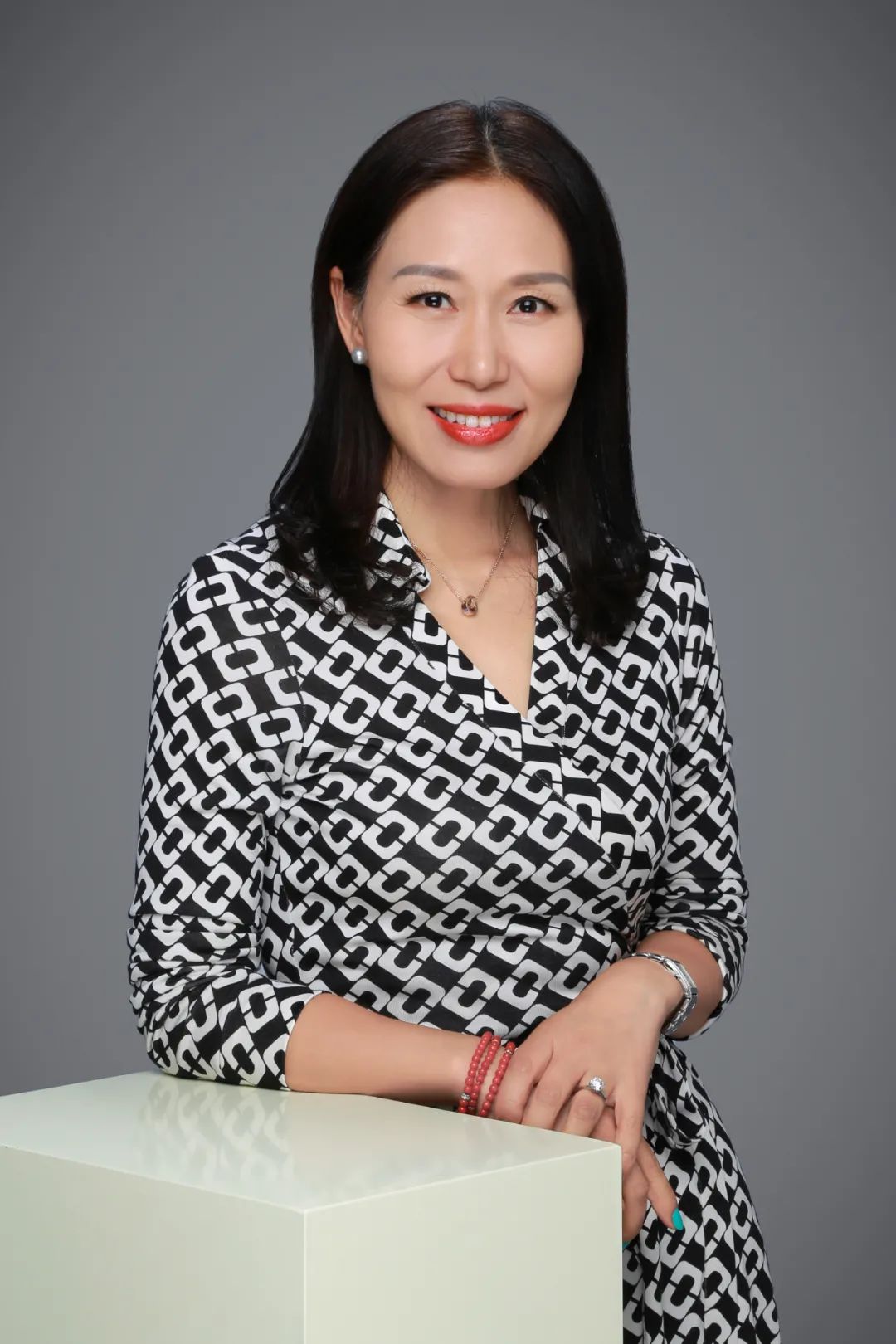 31位保险女董事长总经理风采个个都是一等一高手