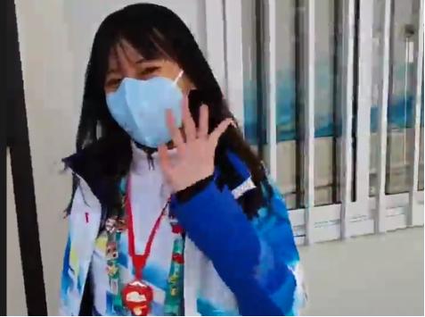 德国运动员晒冬残奥村日常：教保安小哥德语方言 志愿者也跟着学休闲区蓝鸢梦想 - Www.slyday.coM