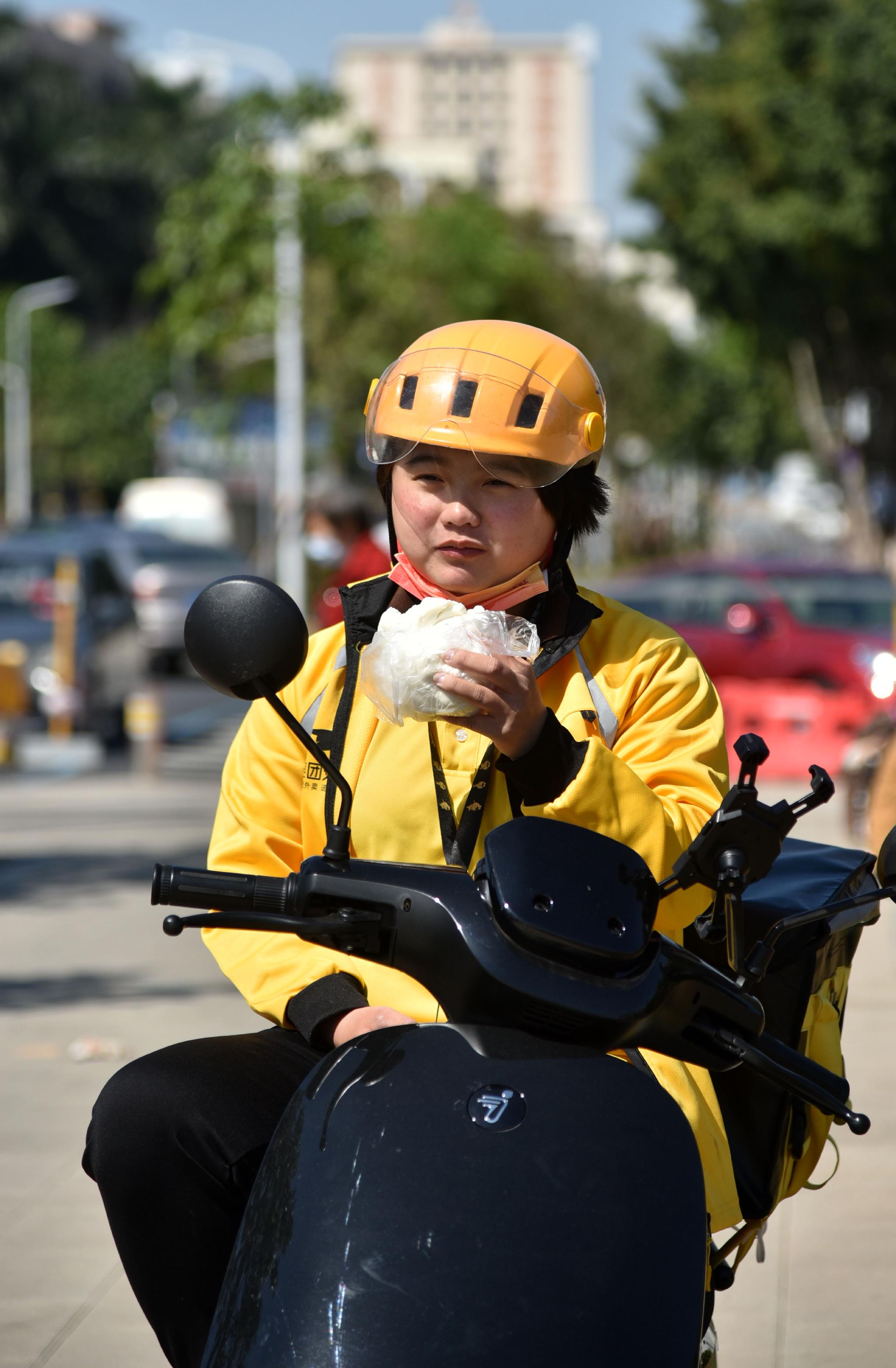 00后女骑士长蒋小溪