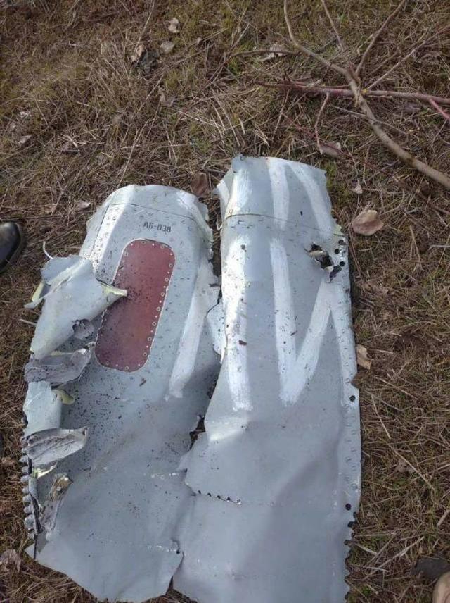 乌克兰击落俄军无人机，竟是老古董！酷似巡航导弹，还带胶卷相机休闲区蓝鸢梦想 - Www.slyday.coM