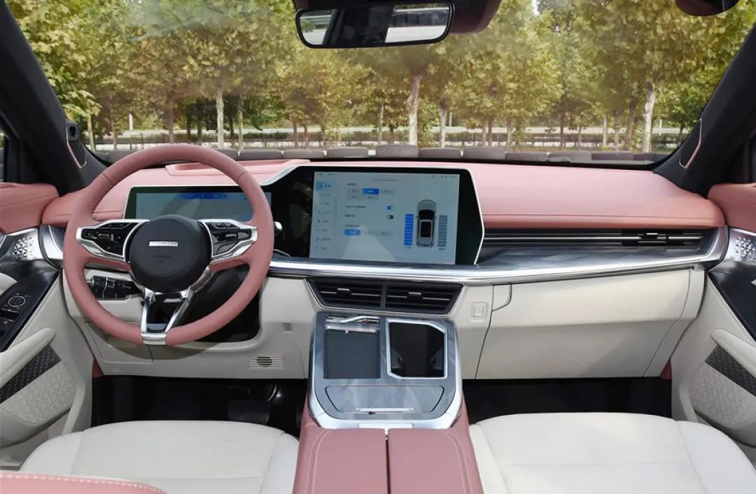 国产SUV卷起来！15万出头配2.0T+大连屏，合资哭了！