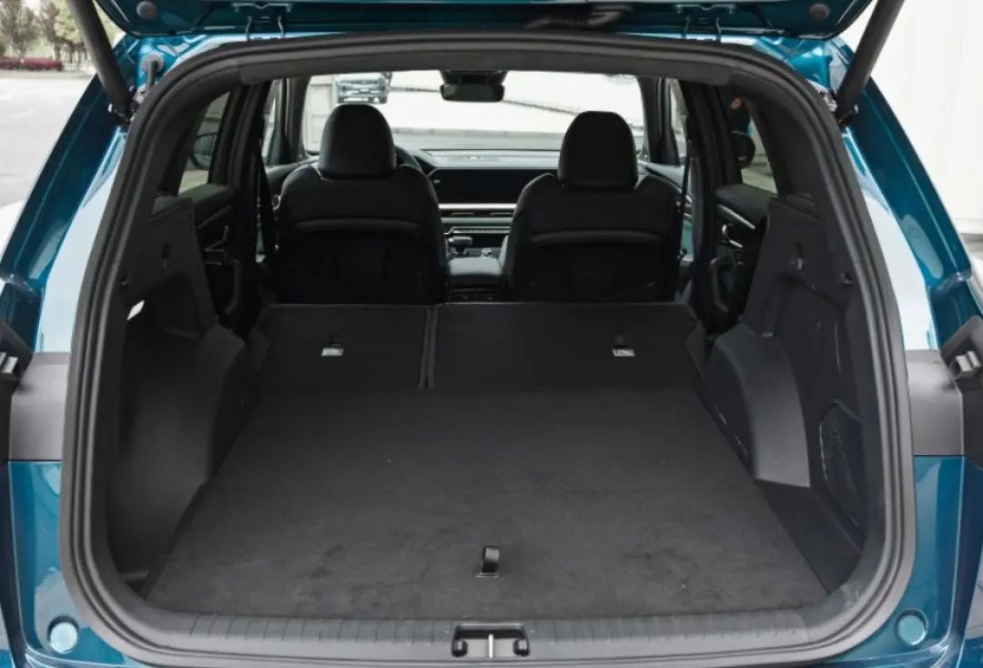 国产SUV卷起来！15万出头配2.0T+大连屏，合资哭了！