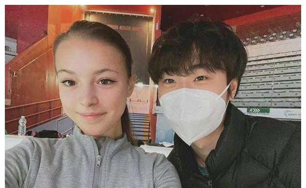 金博洋首次回应炒cp表示与谢尔巴科娃变味想要传递正能