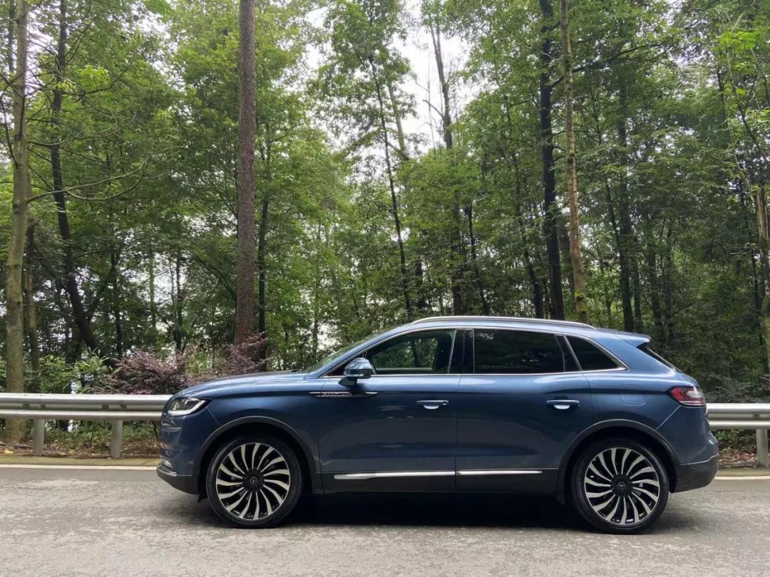 30万左右预算，就买这3款SUV，牌子好还带四驱，跑长途都不累