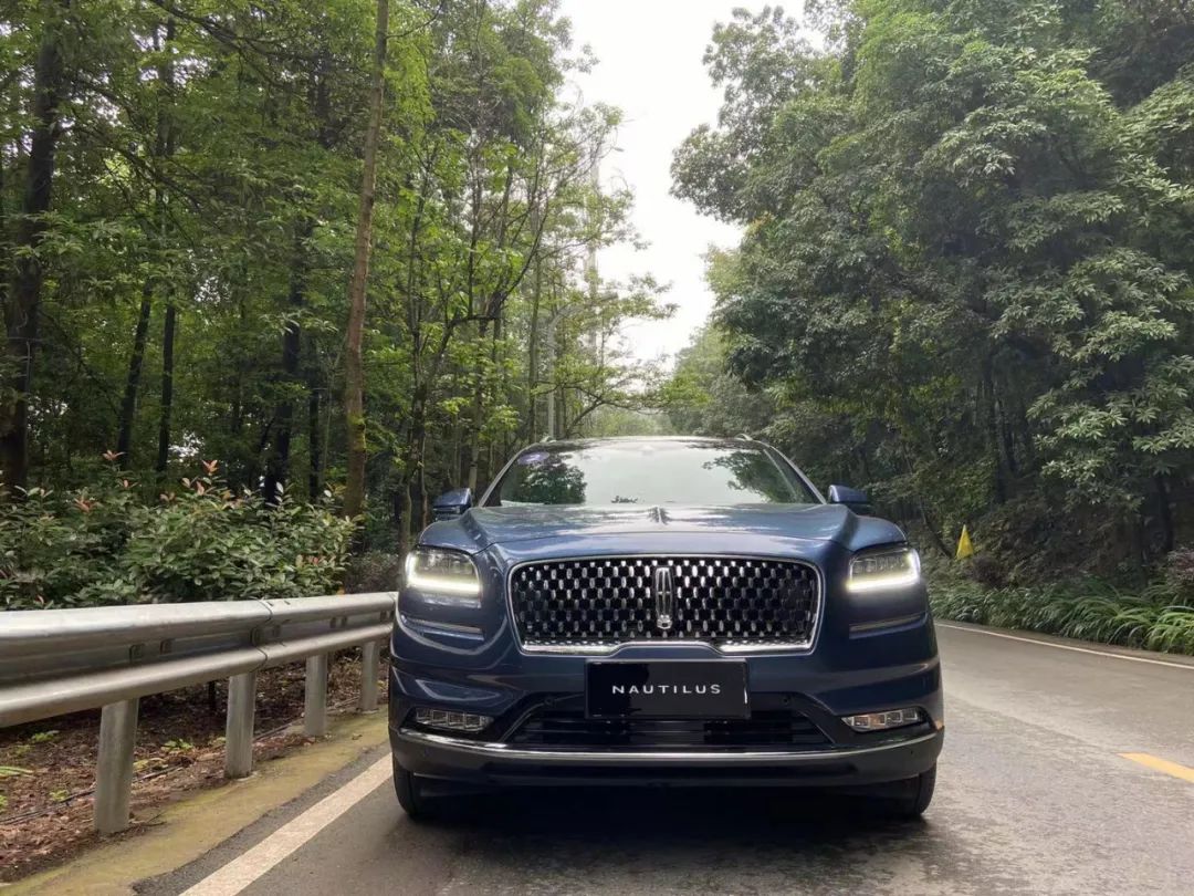 30万左右预算，就买这3款SUV，牌子好还带四驱，跑长途都不累