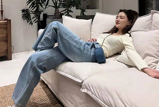 徐璐居家生活照曝光,被指"坐姿不优雅",引起网友热议|露露|坐姿|家居