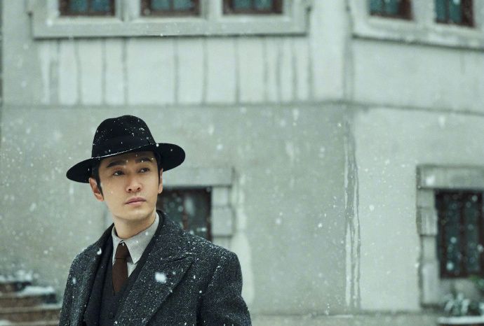 黄晓明女神节给剧组所有女同事发红包,被员工亲切喊：散财童子休闲区蓝鸢梦想 - Www.slyday.coM