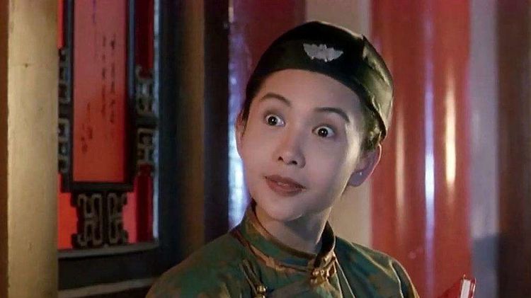 第二,《鹿鼎记》建宁公主面对灭绝师太要赶尽杀绝,坚定的帮张无忌保护