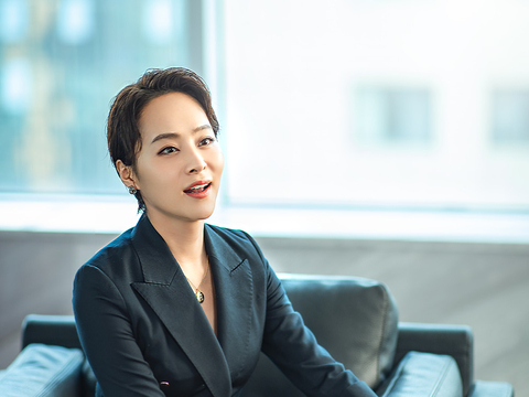 《婚姻的两种猜想》热播 程琤美丽睿智分外夺目