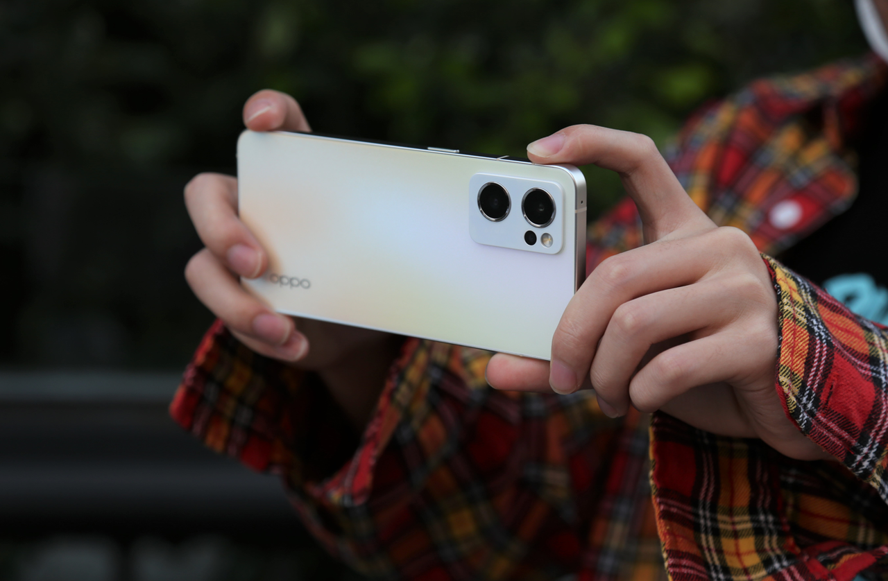 opporeno7晨曦金上手体验时隔多月仍耀眼现在还有超值礼盒