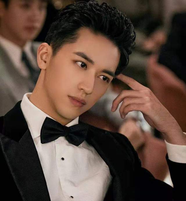 恭喜演员许魏洲宣布结婚未公布女方身份出道多年几乎无绯闻