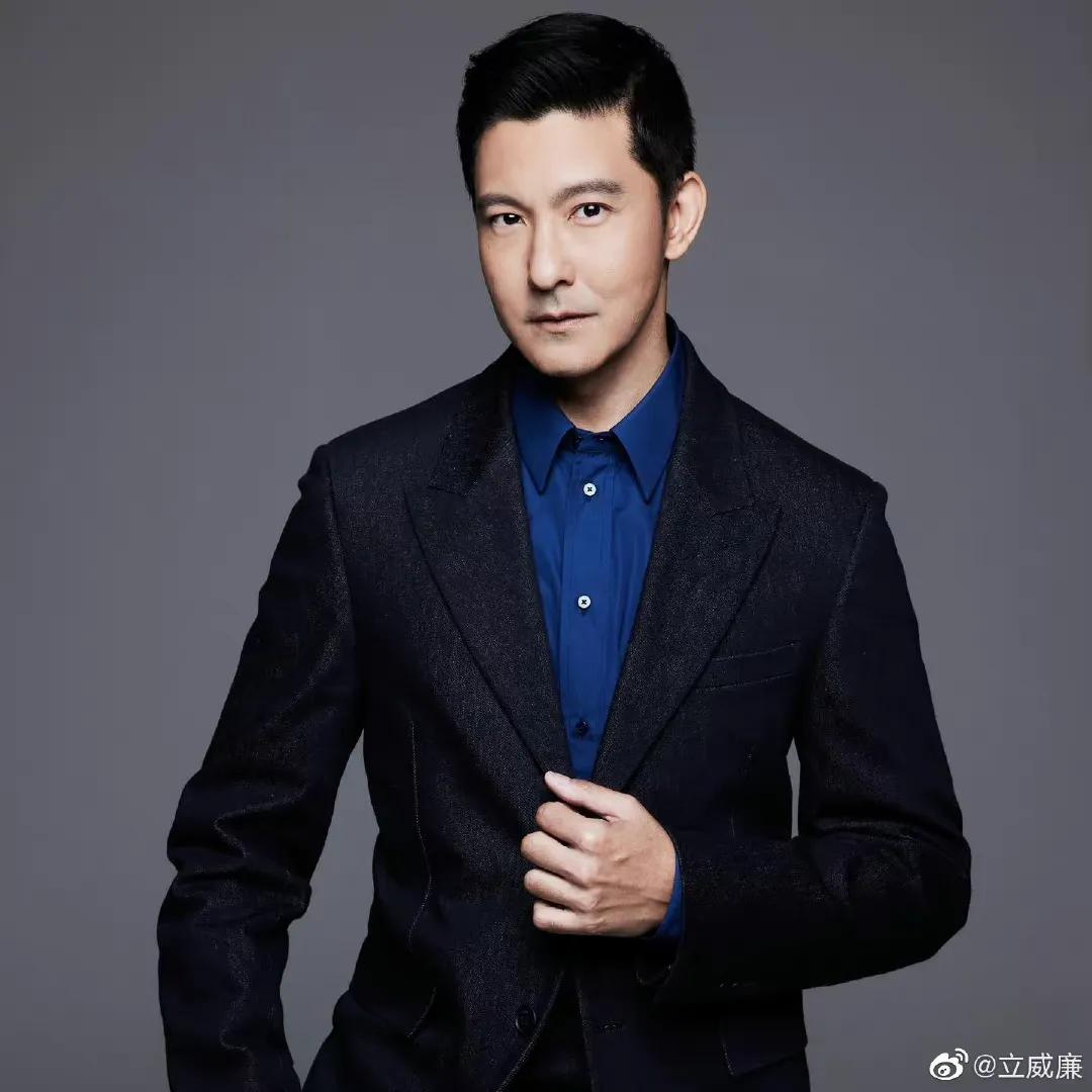 官宣立威廉全面复出已加入新公司不老男神不改霸道总裁气质