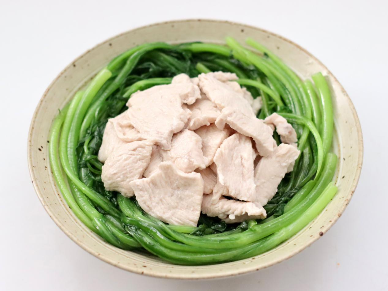 家常菜藤椒茼蒿肉片好吃不上火营养又美味减肥也能放心吃