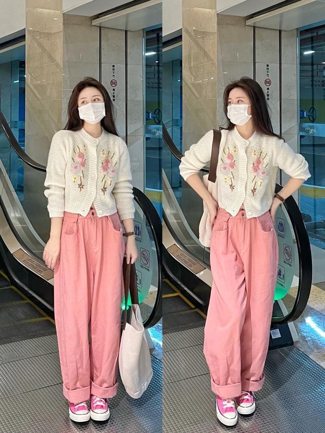 肤色允许的情况下,粉色高帮帆布可与绿色,黄色,橘色上衣搭配,肤色不