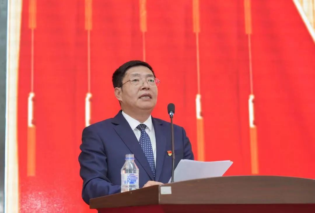 一学校出现聚集性疫情暴发，党委书记被免职休闲区蓝鸢梦想 - Www.slyday.coM