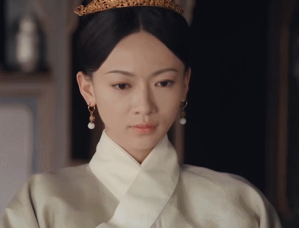 再无其他表情.即使毒药送到她面前,还是"波澜不惊".