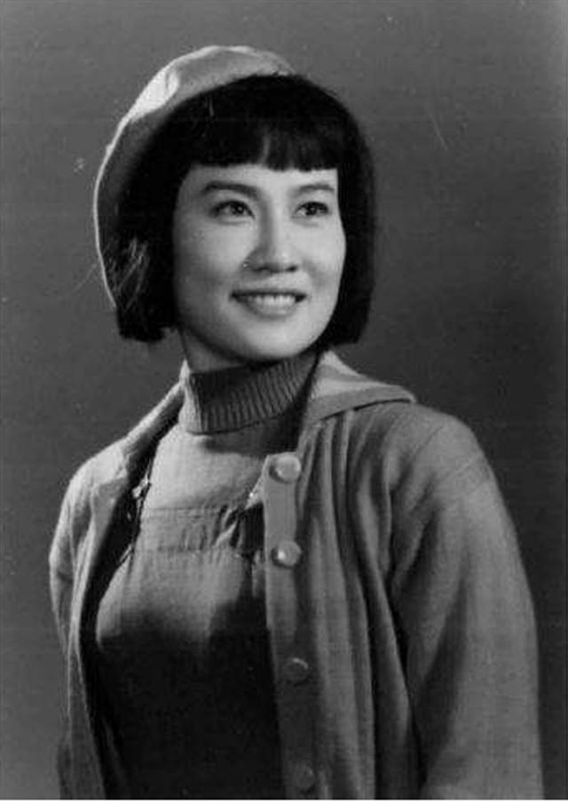 张瑞芳画传39张老照片从幼年到94岁不同阶段风采见证美丽人生