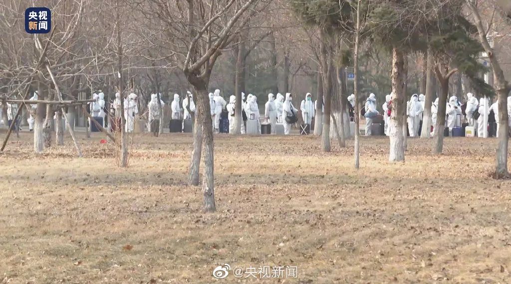 一学校出现聚集性疫情暴发，党委书记被免职休闲区蓝鸢梦想 - Www.slyday.coM