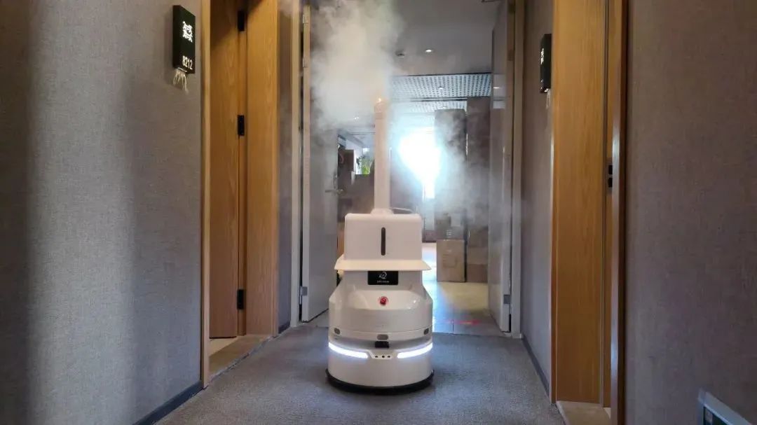 战疫一线，南山机器人抗疫军团各显神通休闲区蓝鸢梦想 - Www.slyday.coM