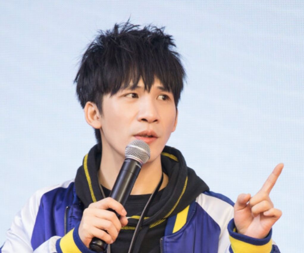 爆笑!大张伟回归《奇葩说》,一分钟数不清多少梗?|马东|大张伟|奇葩说_新浪新闻