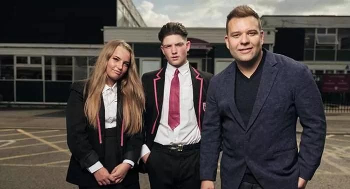 国际节目模式快报：企业家变身《卧底老师》,亲历英国教育一线休闲区蓝鸢梦想 - Www.slyday.coM