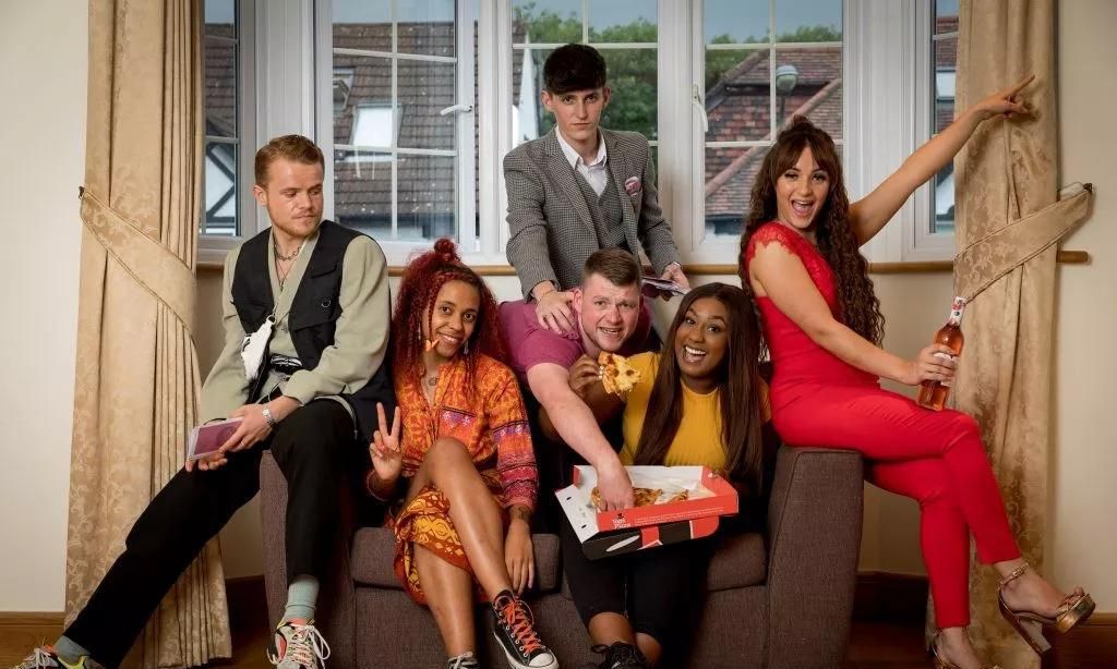 国际节目模式快报：企业家变身《卧底老师》,亲历英国教育一线休闲区蓝鸢梦想 - Www.slyday.coM