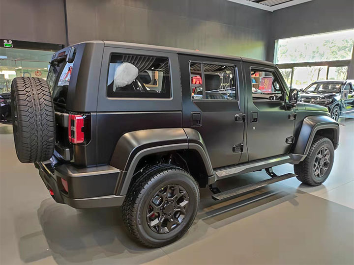 油耗是亮点北京越野bj40刀锋英雄版到店实拍