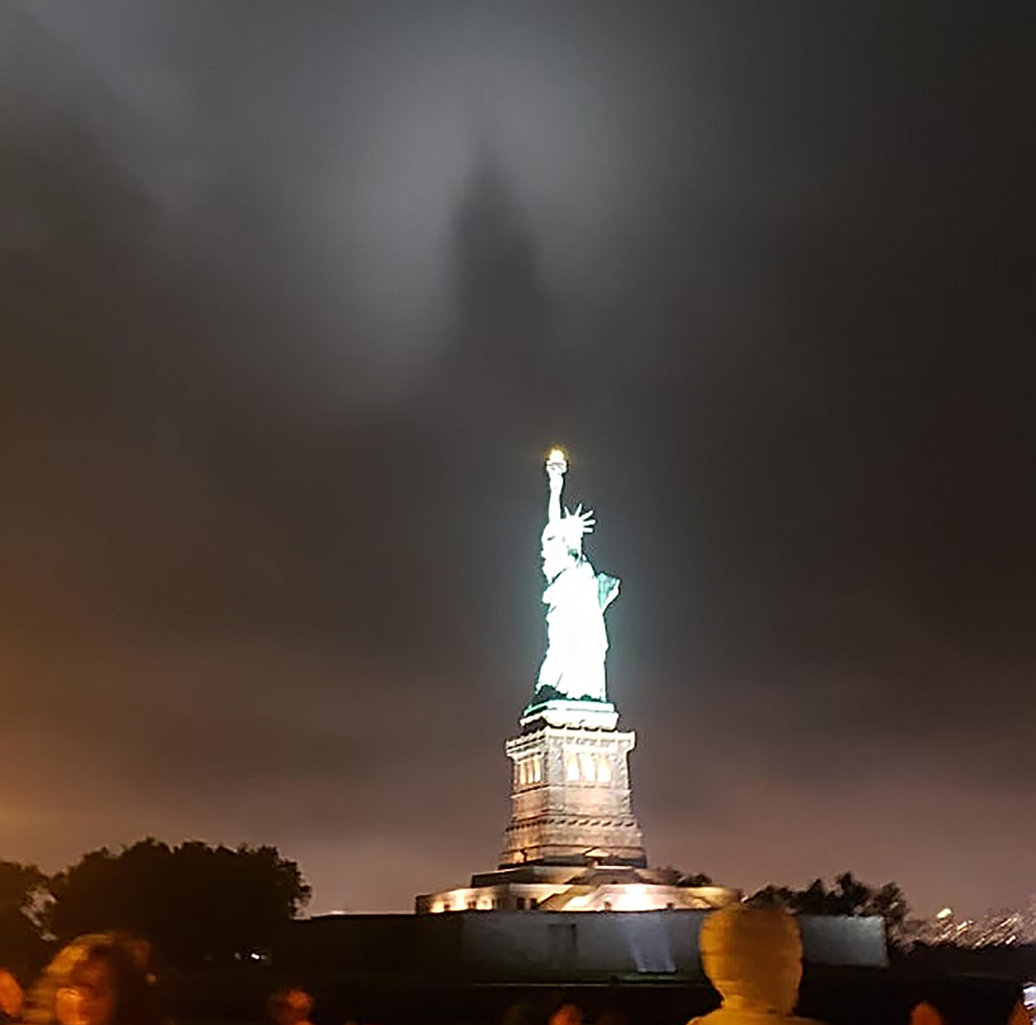 北京天空出现巨型光圈，悬浮10分钟后消失，究竟是什么？休闲区蓝鸢梦想 - Www.slyday.coM