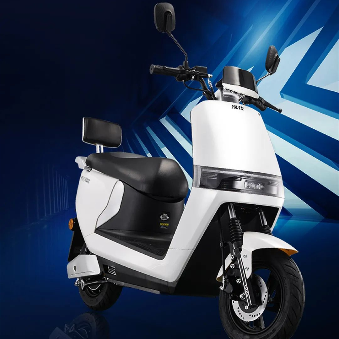 绿佳推出星灿电动车1200w高效磁能电机动力足续航100公里