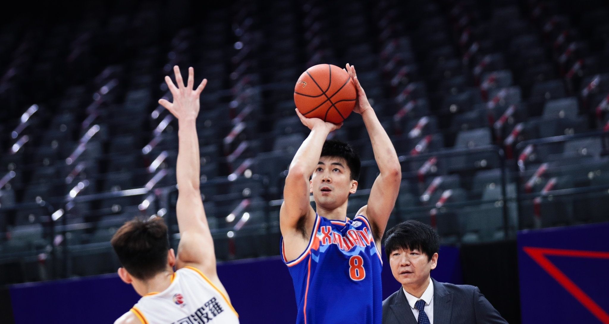 于德豪三分绝杀旧主,新疆完美逆转!顾全被罚下成转折