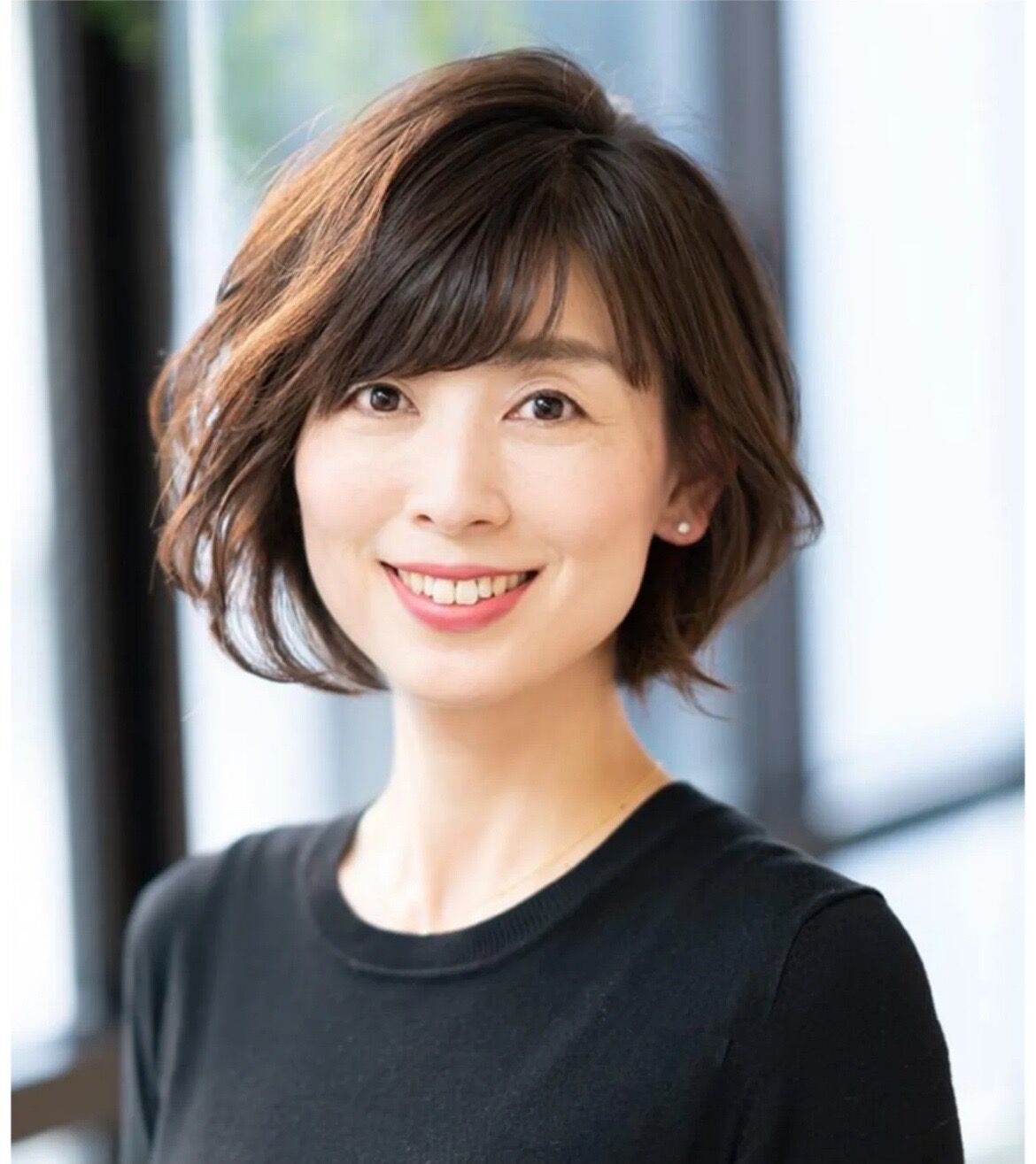 50岁女人的头发宜短不宜长不信看这4款短发烫洋气又减龄